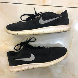 NIKE SNEAKERS